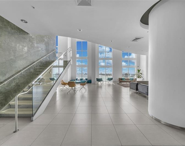 1900 N Bayshore Drive - Photo Thumbnail 12
