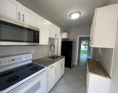 103 Nw 7th Avenue - Photo Thumbnail 1