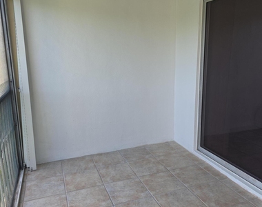 3905 N Nob Hill Road - Photo Thumbnail 43