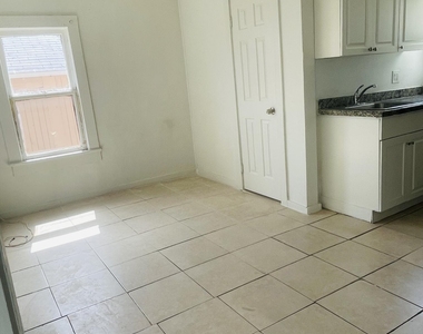 706 7th Street - Photo Thumbnail 10
