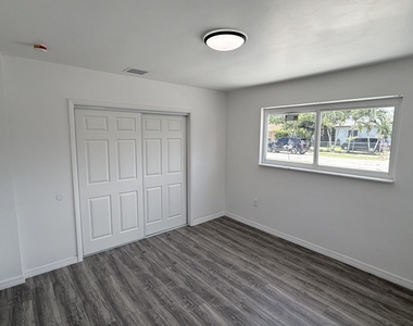 1063 Nw 108th Terrace - Photo Thumbnail 10