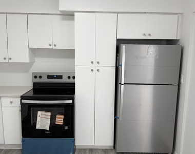 1063 Nw 108th Terrace - Photo Thumbnail 7