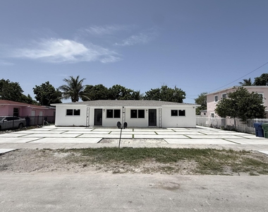 1063 Nw 108th Terrace - Photo Thumbnail 1