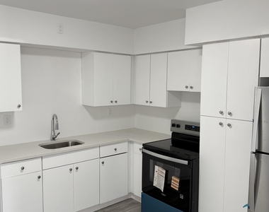 1063 Nw 108th Terrace - Photo Thumbnail 8