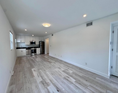102 S K Street - Photo Thumbnail 13