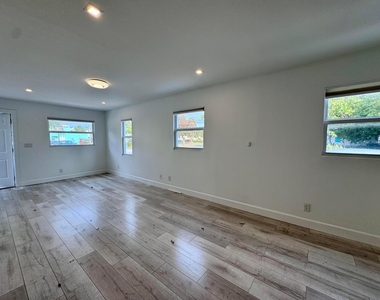 102 S K Street - Photo Thumbnail 16