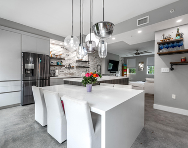 636 Fern Street - Photo Thumbnail 12