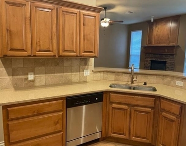 401 Durkee Road - Photo Thumbnail 8