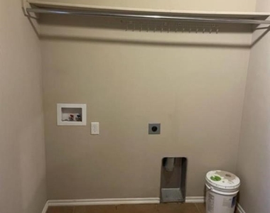 401 Durkee Road - Photo Thumbnail 27