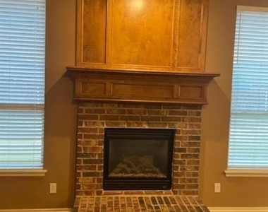 401 Durkee Road - Photo Thumbnail 4