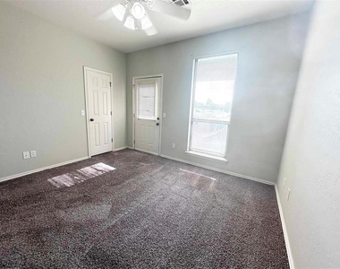 10000 Shadowview Drive - Photo Thumbnail 12