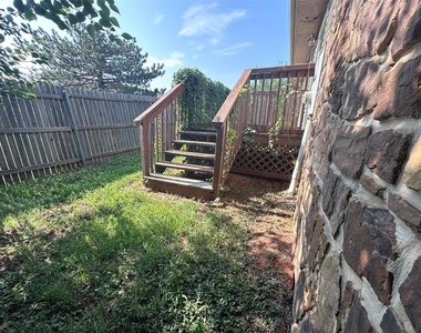 10000 Shadowview Drive - Photo Thumbnail 15