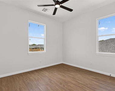 8754 Patriot Drive - Photo Thumbnail 27