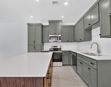 8754 Patriot Drive - Photo Thumbnail 9