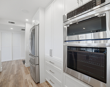 111 N Pompano Beach Boulevard - Photo Thumbnail 8