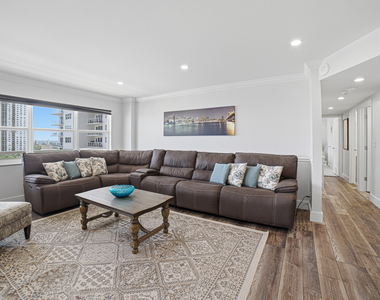 111 N Pompano Beach Boulevard - Photo Thumbnail 3