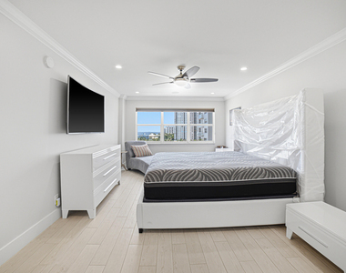 111 N Pompano Beach Boulevard - Photo Thumbnail 12