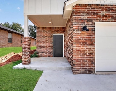 8756 Patriot Drive - Photo Thumbnail 3