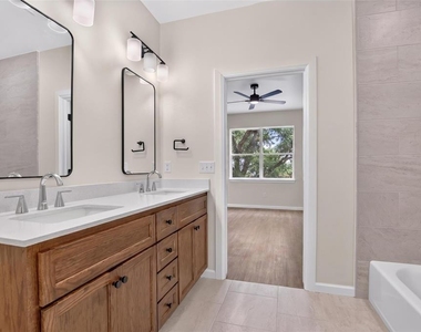 8756 Patriot Drive - Photo Thumbnail 23