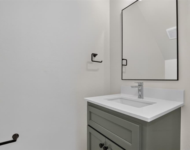 8756 Patriot Drive - Photo Thumbnail 16