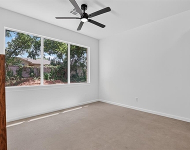 8756 Patriot Drive - Photo Thumbnail 15