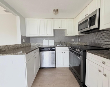 1501 Crescent Circle - Photo Thumbnail 1