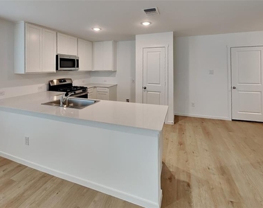 1925 Honey Locust Drive - Photo Thumbnail 4