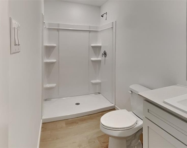 1925 Honey Locust Drive - Photo Thumbnail 8