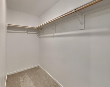 1925 Honey Locust Drive - Photo Thumbnail 9