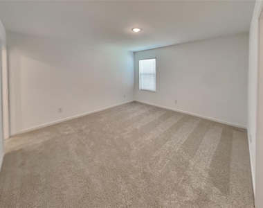 1925 Honey Locust Drive - Photo Thumbnail 6
