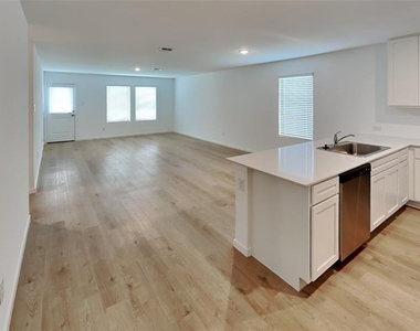 1925 Honey Locust Drive - Photo Thumbnail 3