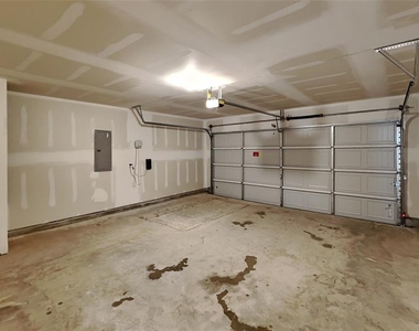 1925 Honey Locust Drive - Photo Thumbnail 14