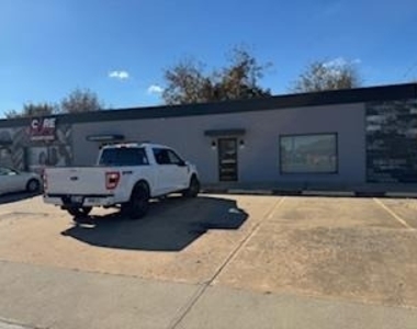 4823 S Western Avenue - Photo Thumbnail 3