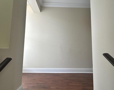 2837 N Course Drive - Photo Thumbnail 7