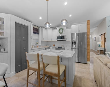 4221 Bluff Harbor Way - Photo Thumbnail 9