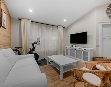 4221 Bluff Harbor Way - Photo Thumbnail 5