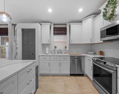 4221 Bluff Harbor Way - Photo Thumbnail 15