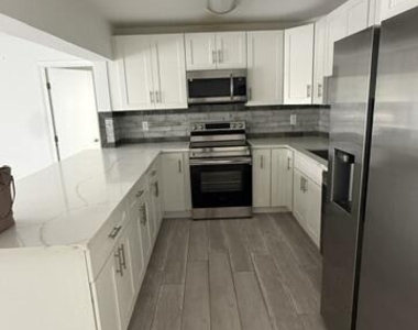 1730 Ne 56th Court - Photo Thumbnail 8