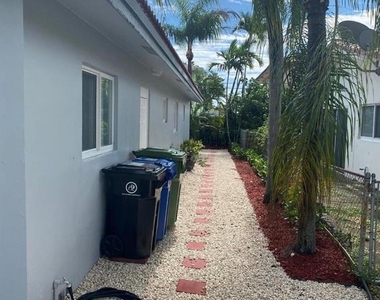 1730 Ne 56th Court - Photo Thumbnail 27