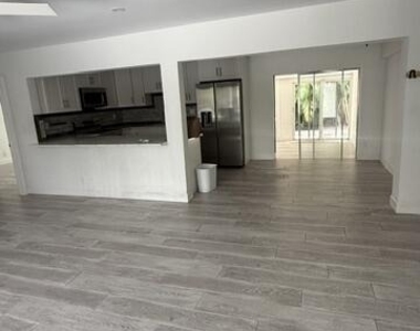 1730 Ne 56th Court - Photo Thumbnail 5