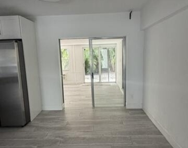 1730 Ne 56th Court - Photo Thumbnail 6