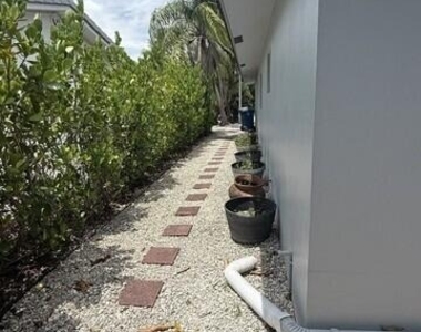 1730 Ne 56th Court - Photo Thumbnail 26