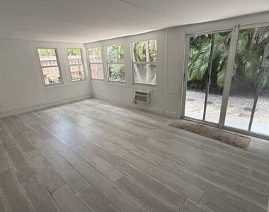 1730 Ne 56th Court - Photo Thumbnail 10