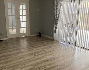 303 Se Castle Court Se - Photo Thumbnail 6