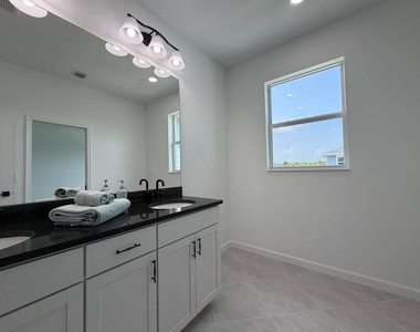 4402 Longwood Lake Square - Photo Thumbnail 23