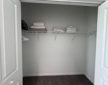 4402 Longwood Lake Square - Photo Thumbnail 34