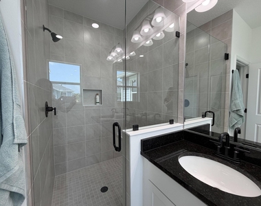 4402 Longwood Lake Square - Photo Thumbnail 25