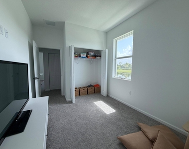 4402 Longwood Lake Square - Photo Thumbnail 38