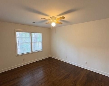 2929 Amity Garden Court - Photo Thumbnail 4