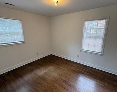 2929 Amity Garden Court - Photo Thumbnail 5